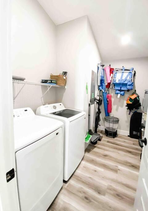 Marhome North - 10 Min From & Historic Downtown *