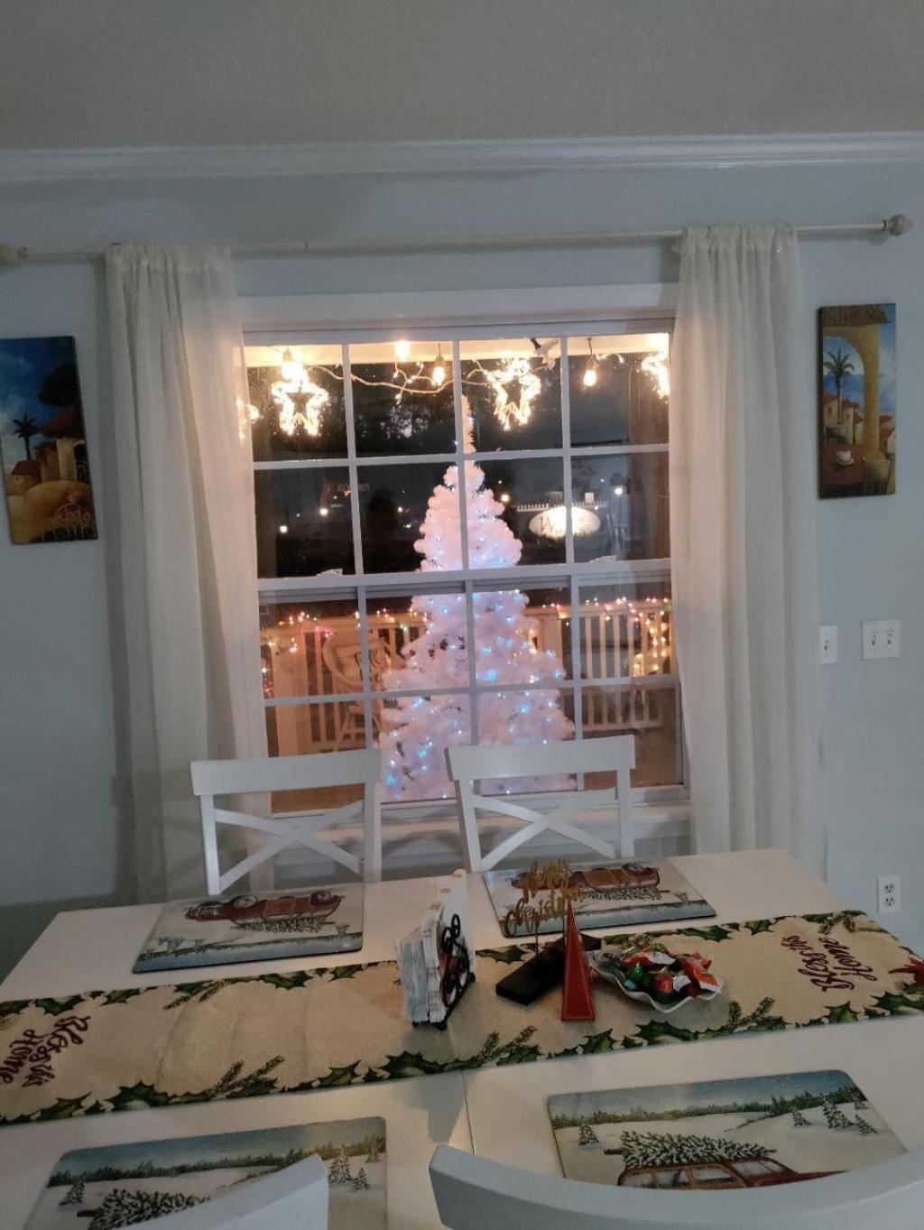 Holiday home Charming 4-bedroom Family Haven