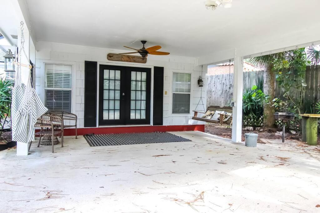 Holiday home Luxurious Moody Manor Estate Close To Downtown And The Beach!