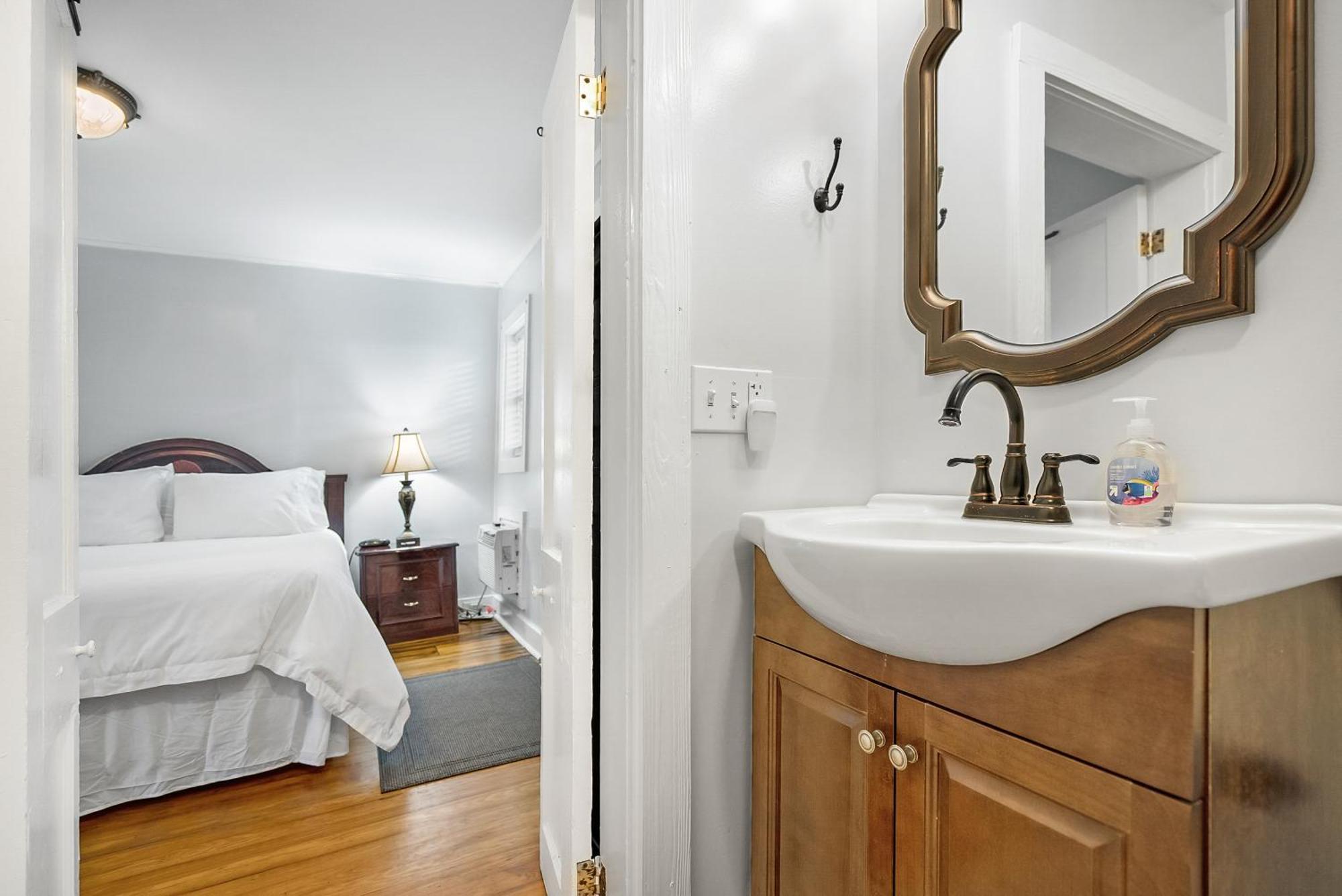 Apartment Mulvey #2 *