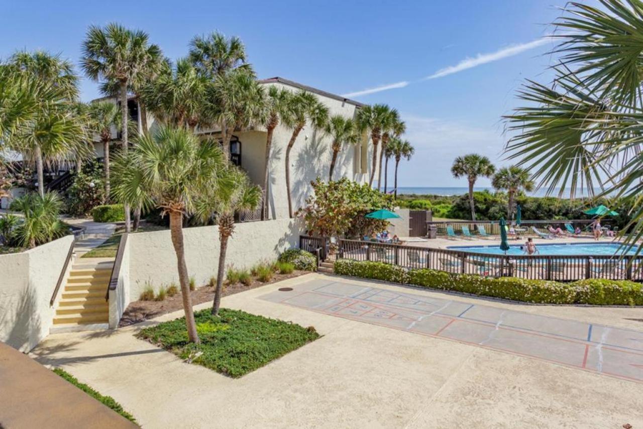 Island House A104 - Direct Ocean Front Holiday home