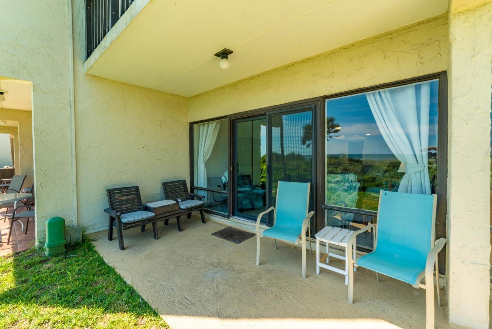Island House A104 - Direct Ocean Front Holiday home *