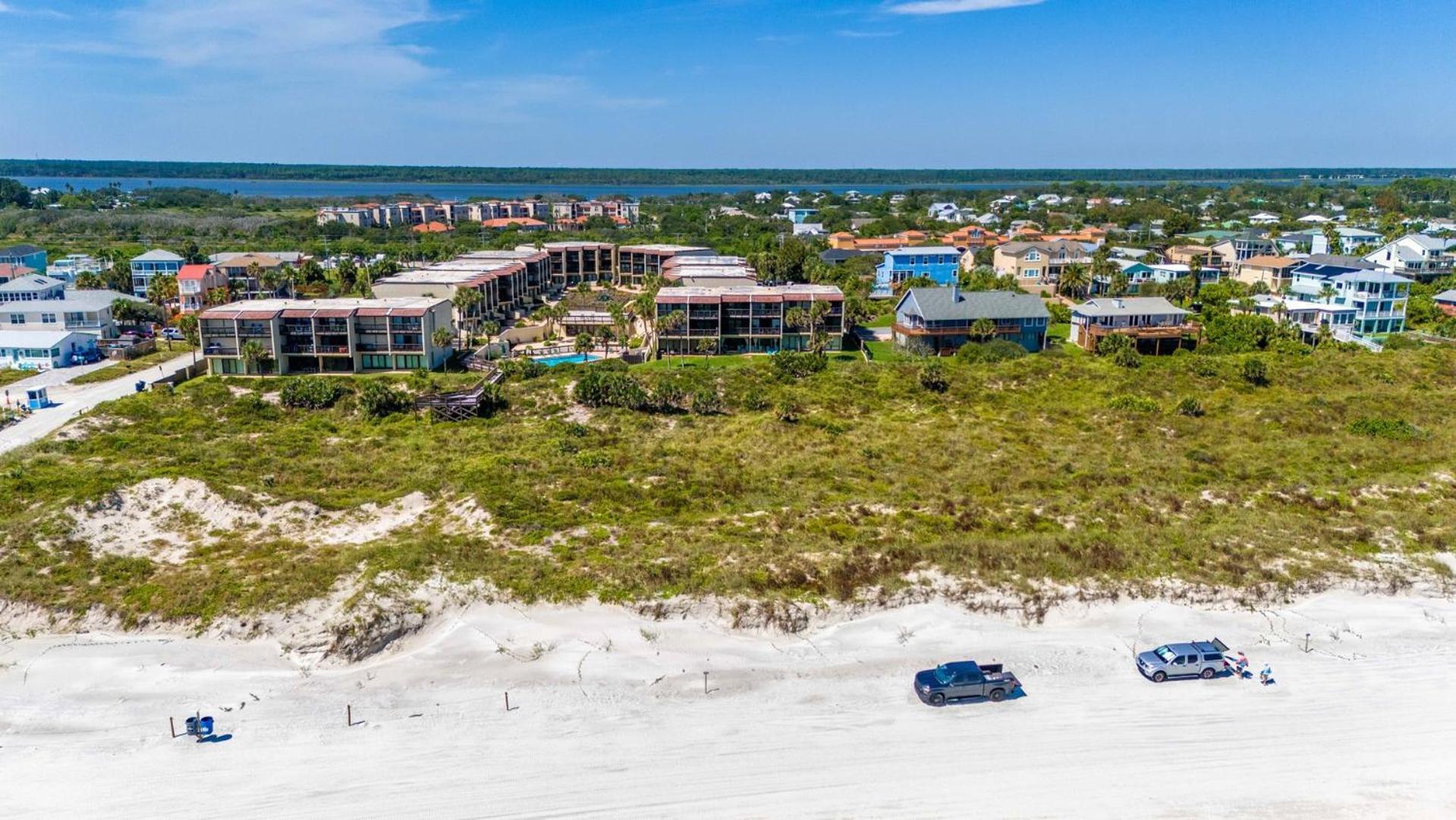 Island House A104 - Direct Ocean Front Holiday home *