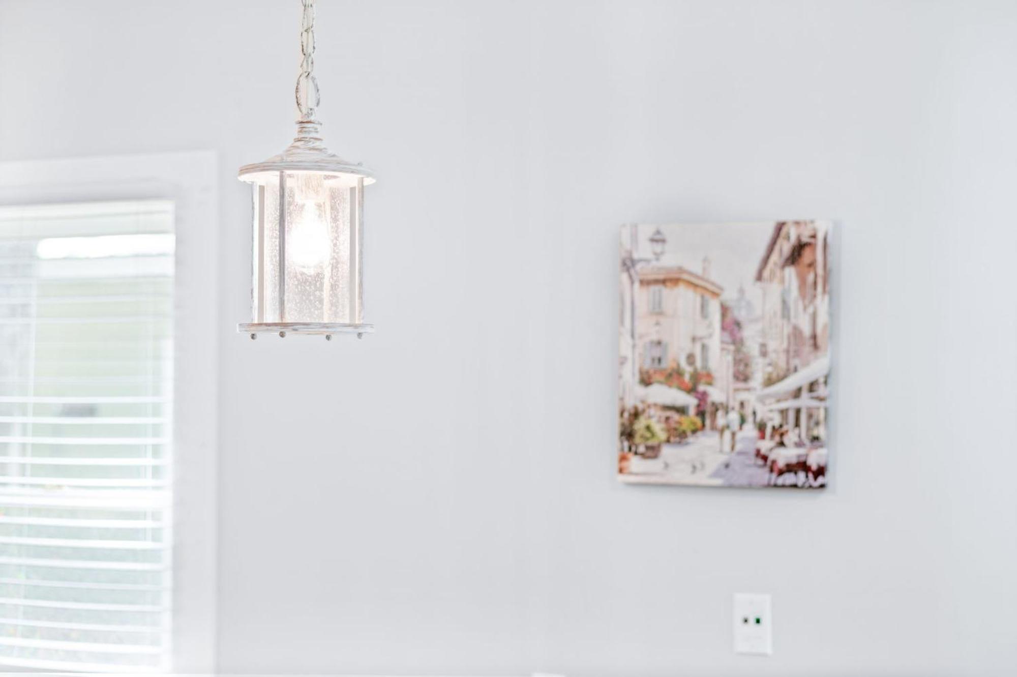 Uptown Charm Sleeps 6 Family & Pet Friendly