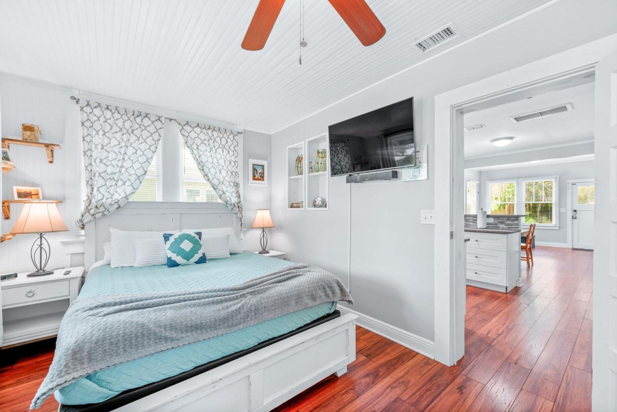 Holiday home Uptown Charm Sleeps 6 Family & Pet Friendly St. Augustine