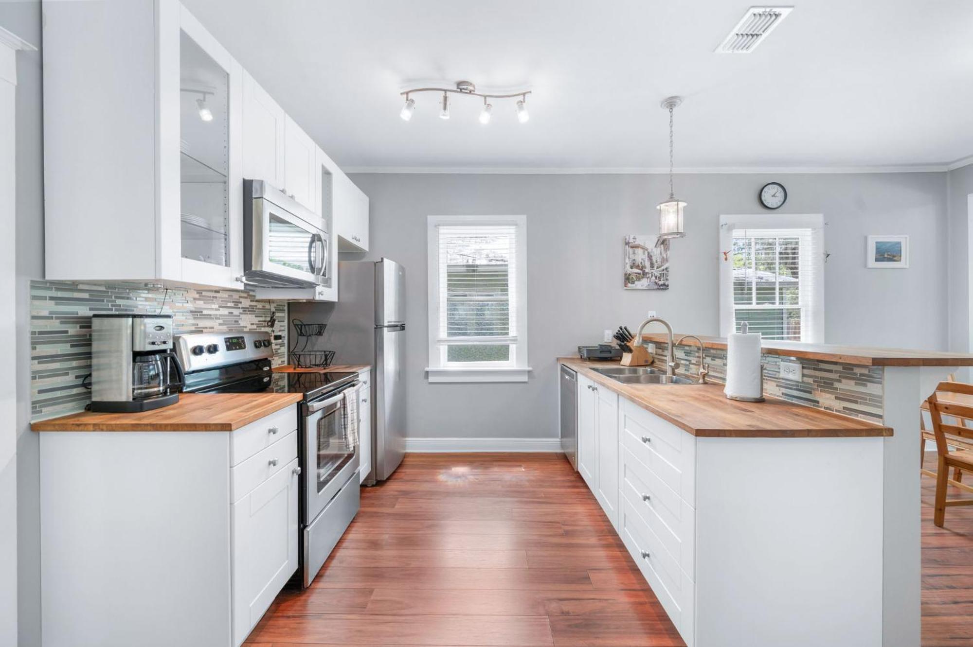 Uptown Charm Sleeps 6 Family & Pet Friendly * St. Augustine