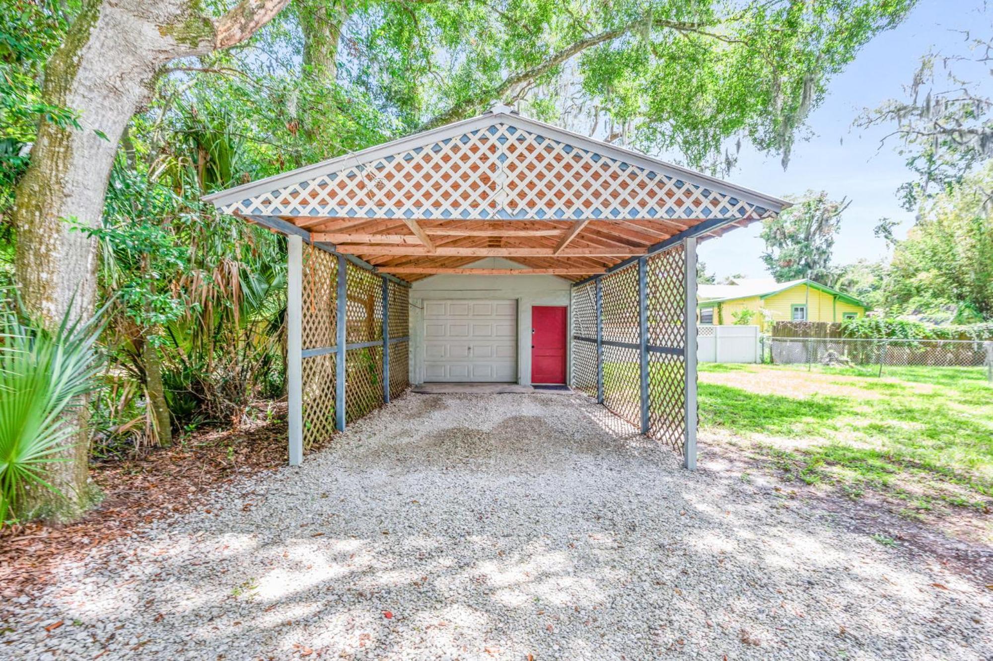 Uptown Charm Sleeps 6 Family & Pet Friendly St. Augustine