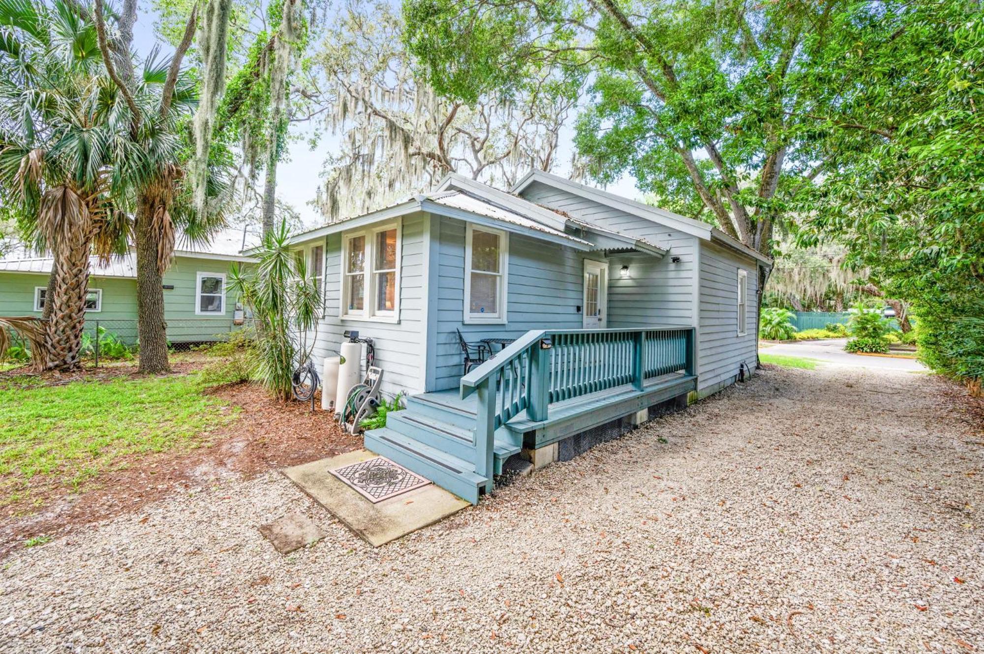 Uptown Charm Sleeps 6 Family & Pet Friendly * St. Augustine