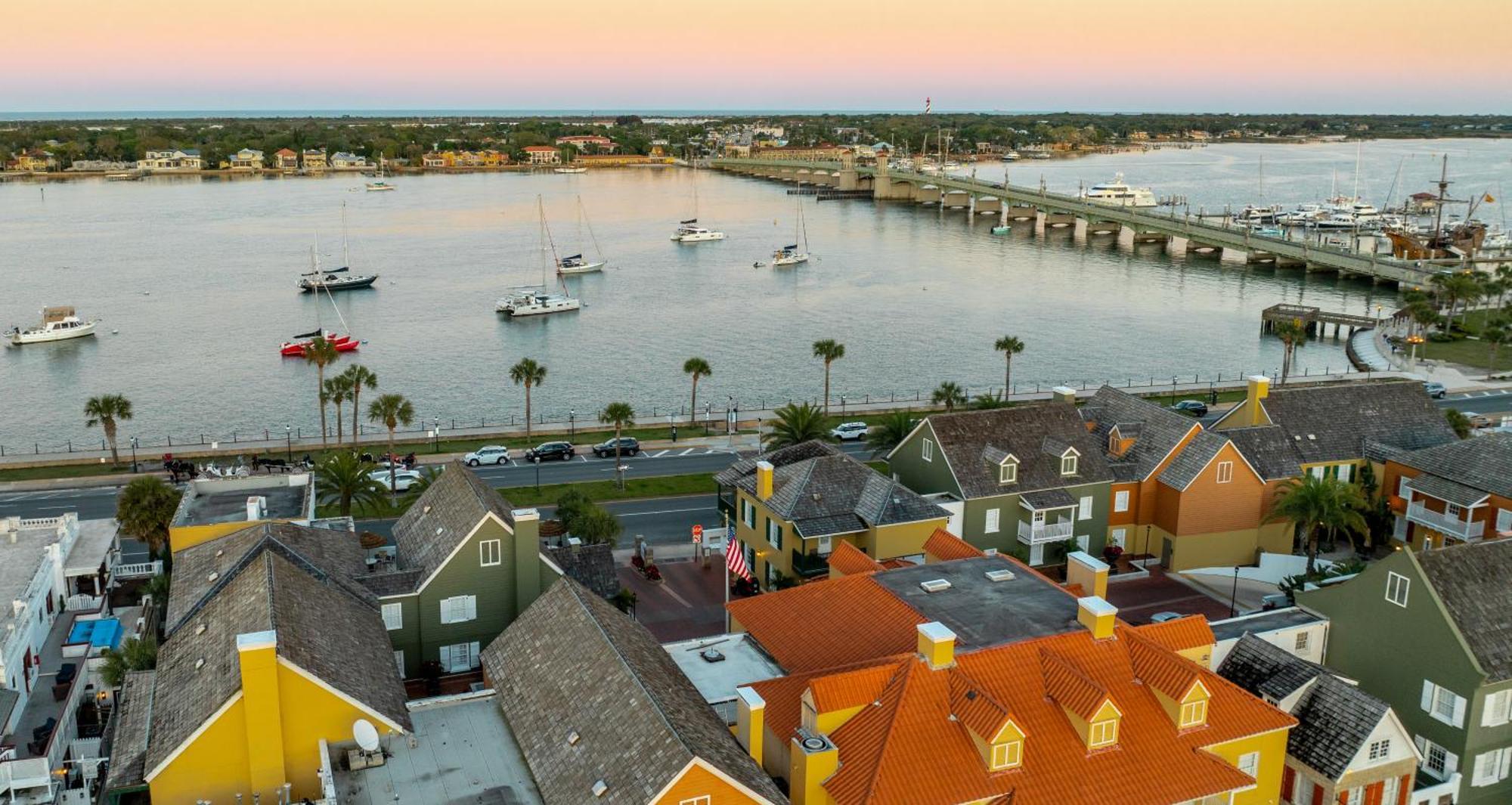 Hotel Hilton Historic Bayfront 4*