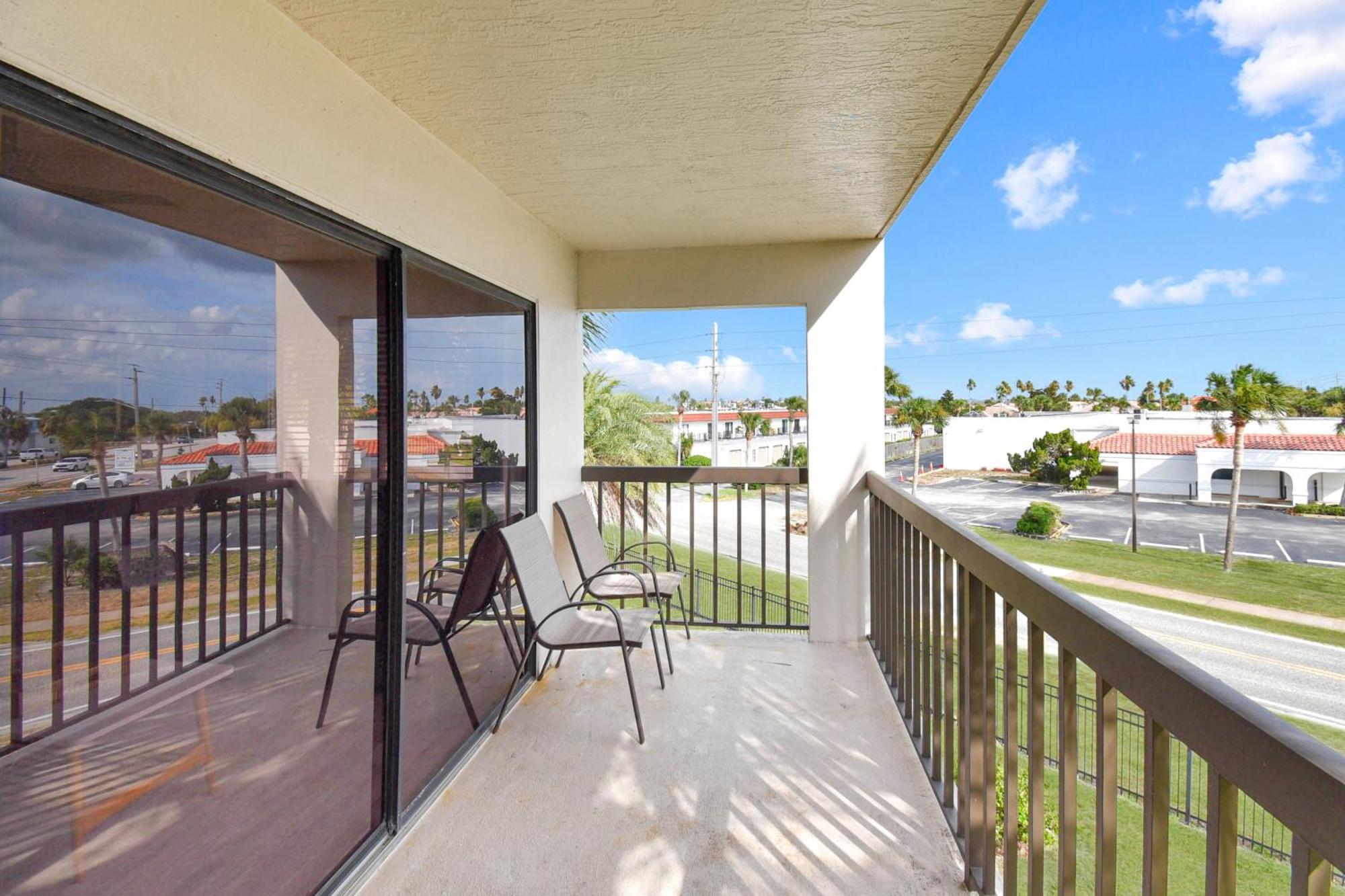 Apartment Great 1 Bedroom 1 Bath With Heated Pool