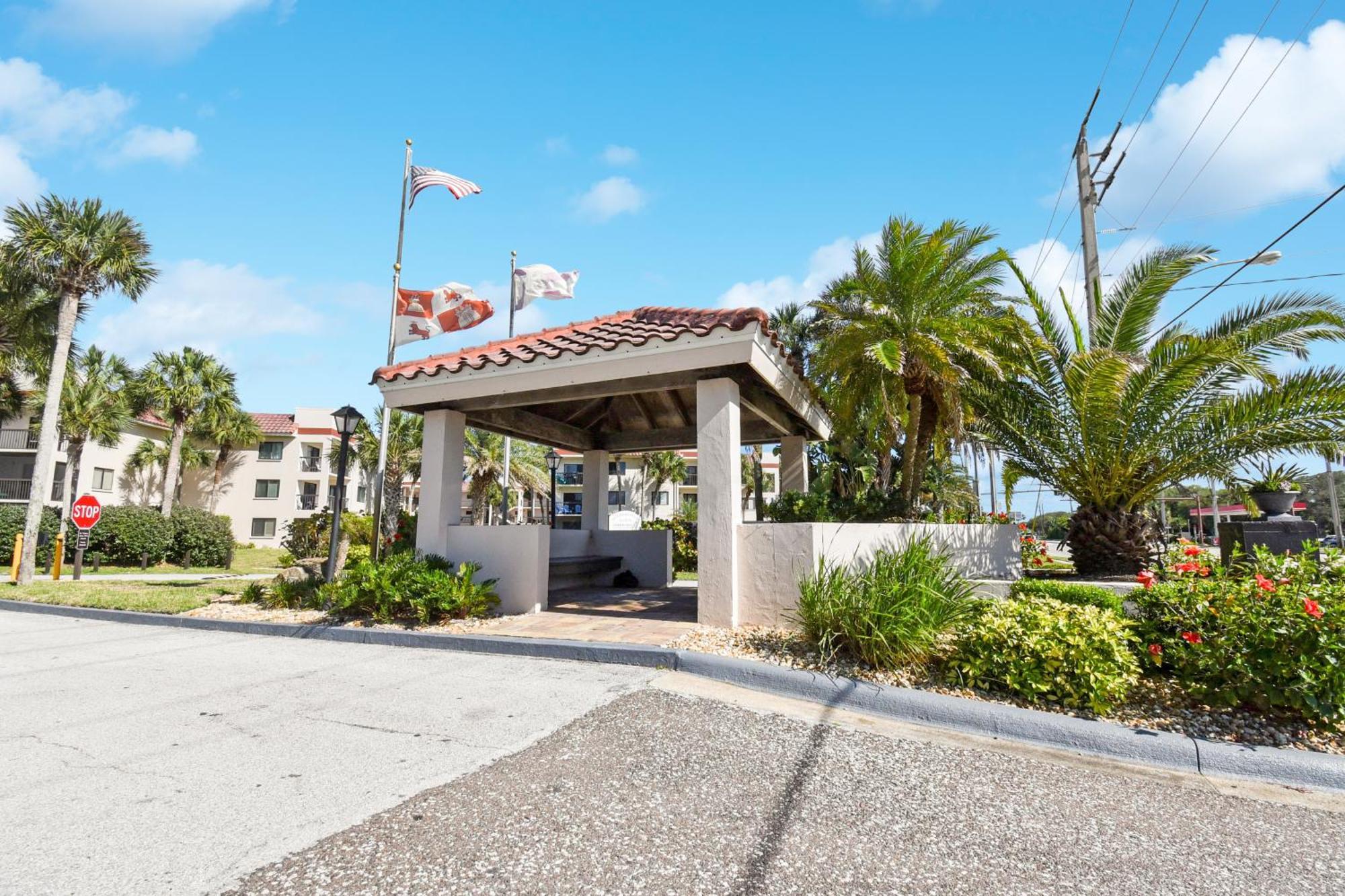 Apartment Great 1 Bedroom 1 Bath With Heated Pool