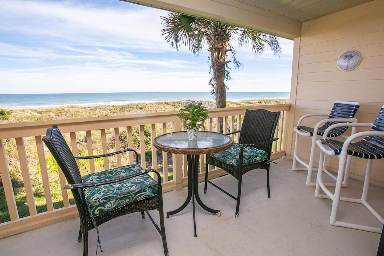 Coastal Oasis Refined Living Ocean Views Holiday home