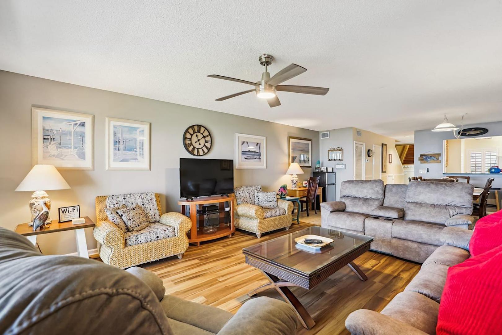 Oceanfront 3br With Amenities *
