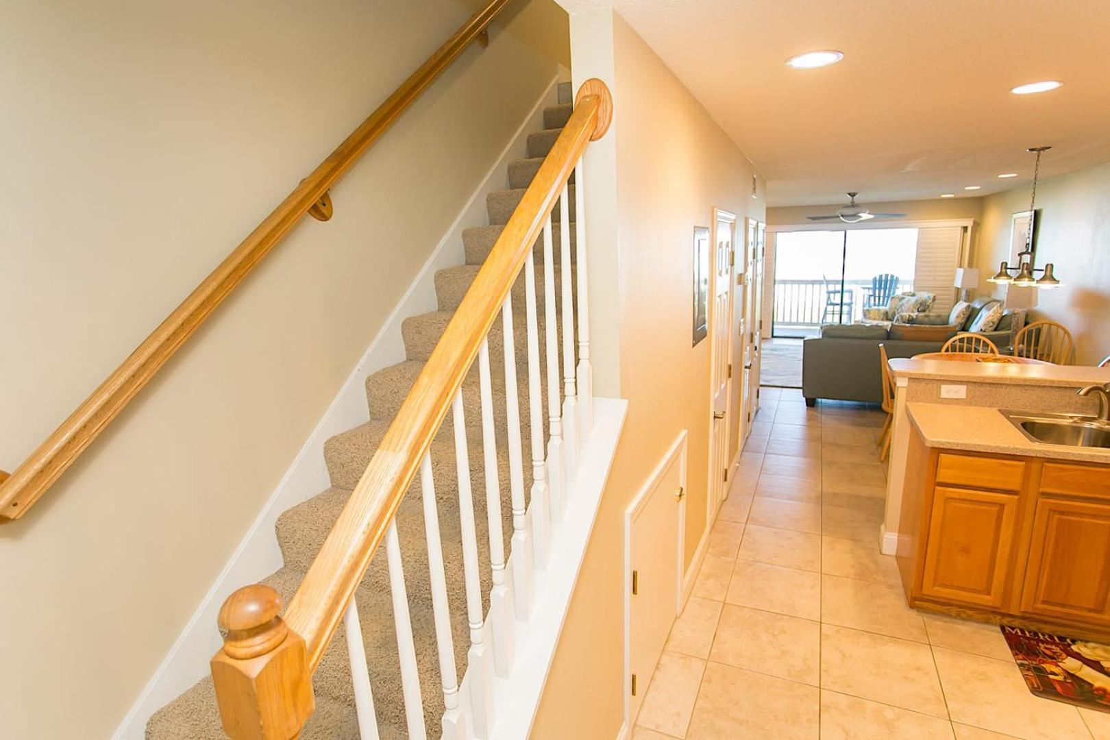 Oceanfront Bliss Modern Access & Parking Holiday home *