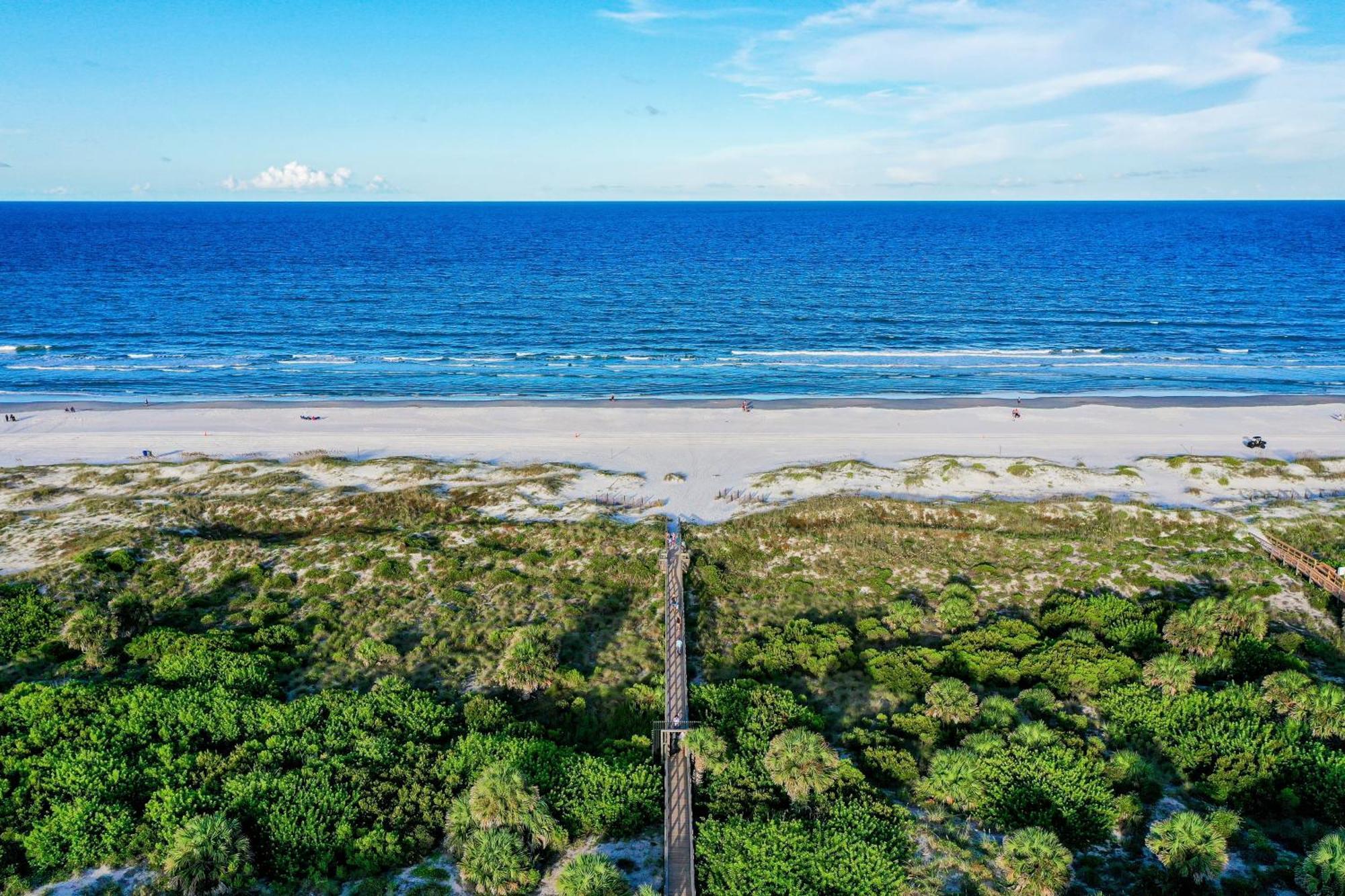 Beachside Haven Apartment