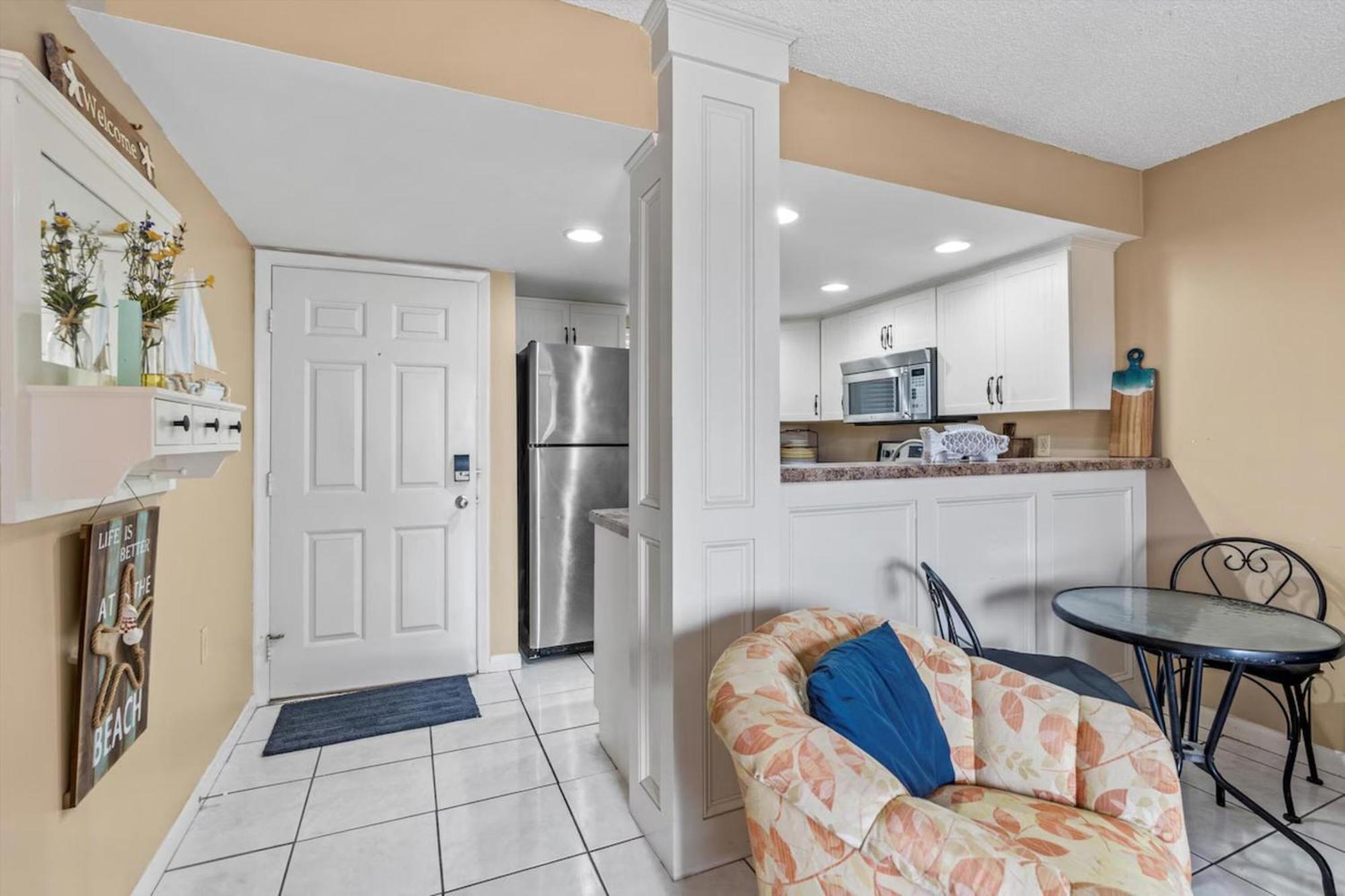 Beachside Haven Apartment