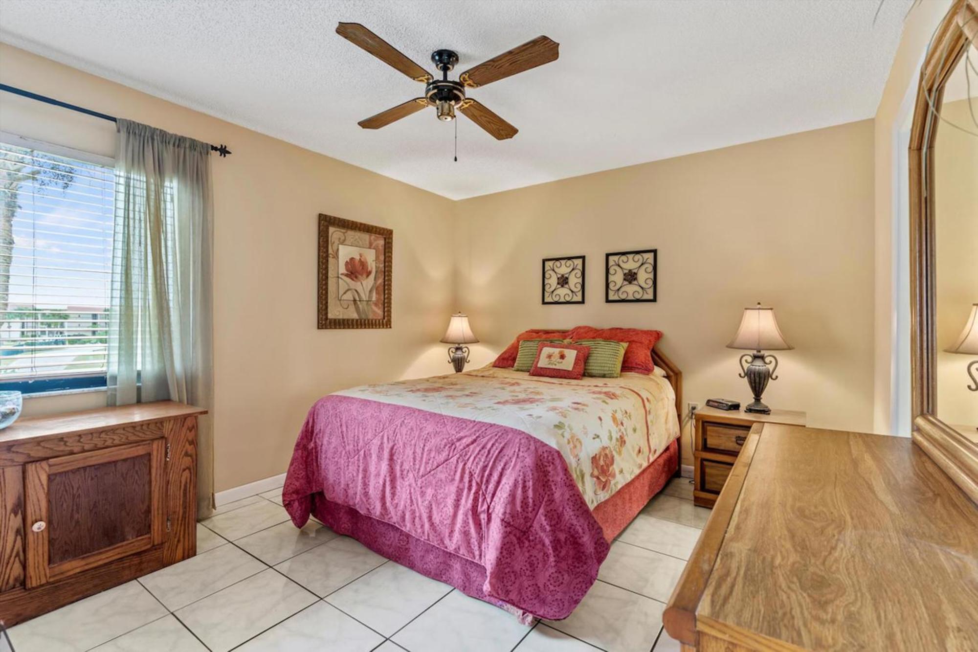 Beachside Haven Apartment