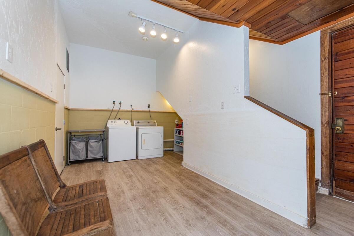 Breezeway Between The River And L 15 Min To Dt *