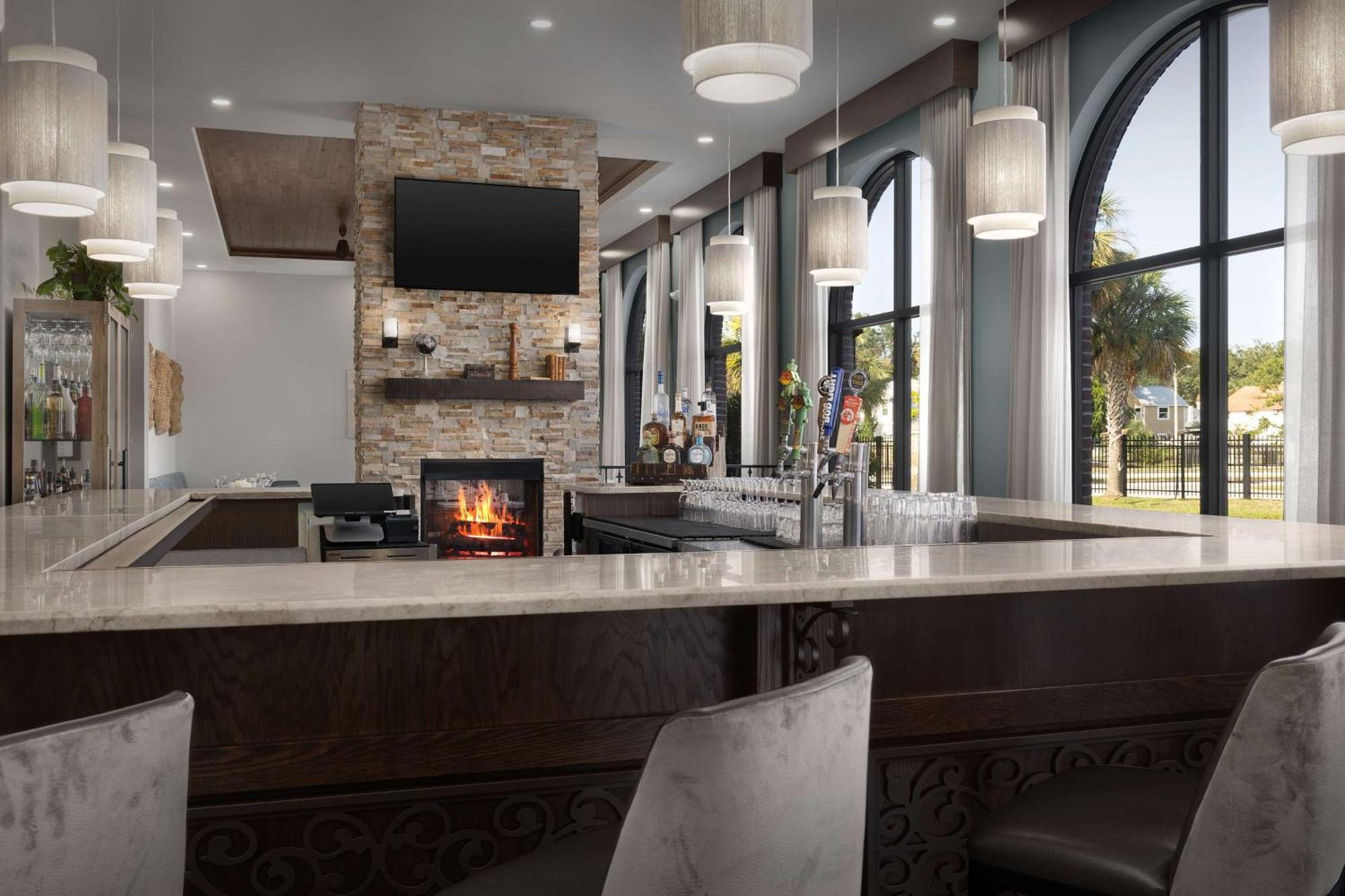 Doubletree By Hilton Historic District Hotel 4*