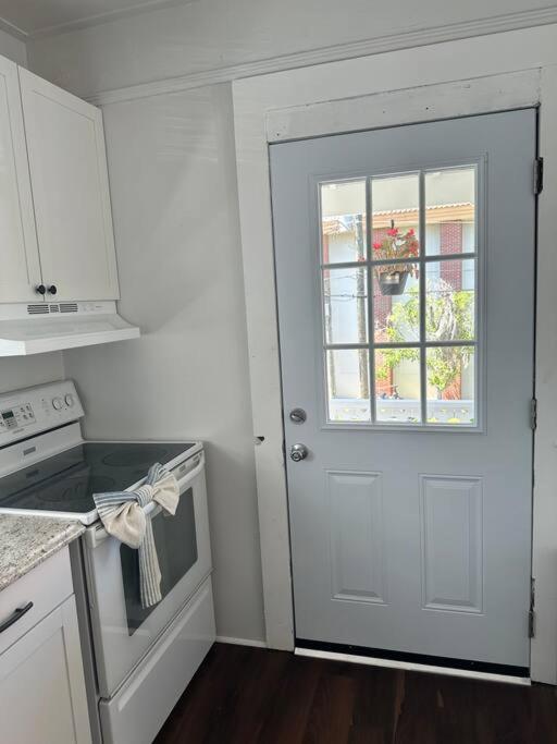 Cedar Street Retreat - Unit C