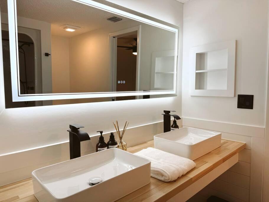 Woodland Reserve - Mini Golf, Home-gym, And More! Only 10 Minutes From Downtown Holiday home