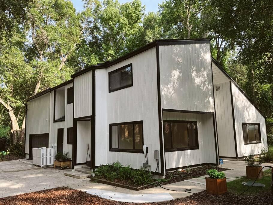 Woodland Reserve - Mini Golf, Home-gym, And More! Only 10 Minutes From Downtown