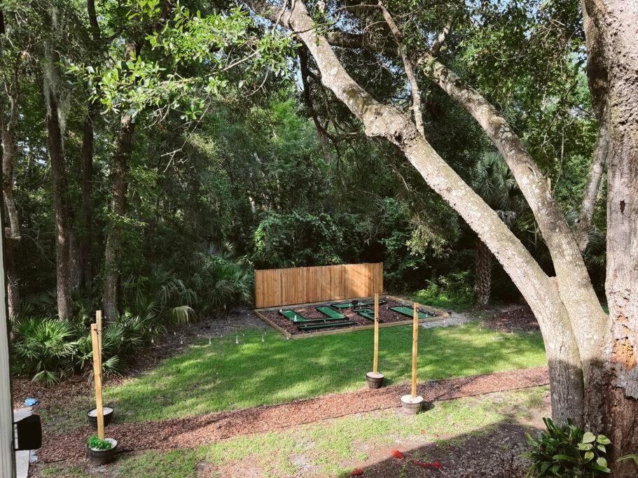 Woodland Reserve - Mini Golf, Home-gym, And More! Only 10 Minutes From Downtown Holiday home