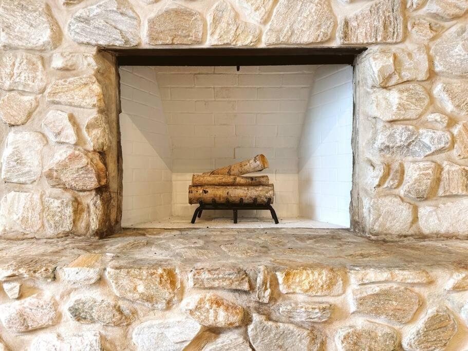 Woodland Reserve - Mini Golf, Home-gym, And More! Only 10 Minutes From Downtown Holiday home