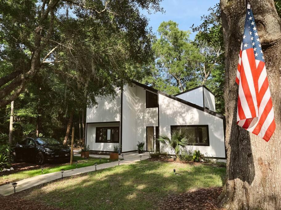 Woodland Reserve - Mini Golf, Home-gym, And More! Only 10 Minutes From Downtown *