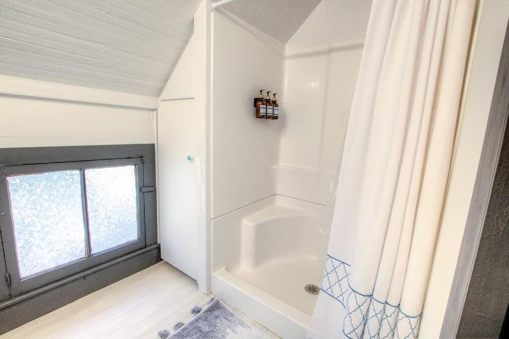Private Luxury Close To Downtown Holiday home St. Augustine