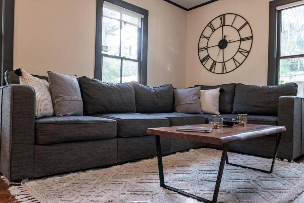 Private Luxury Close To Downtown Holiday home *