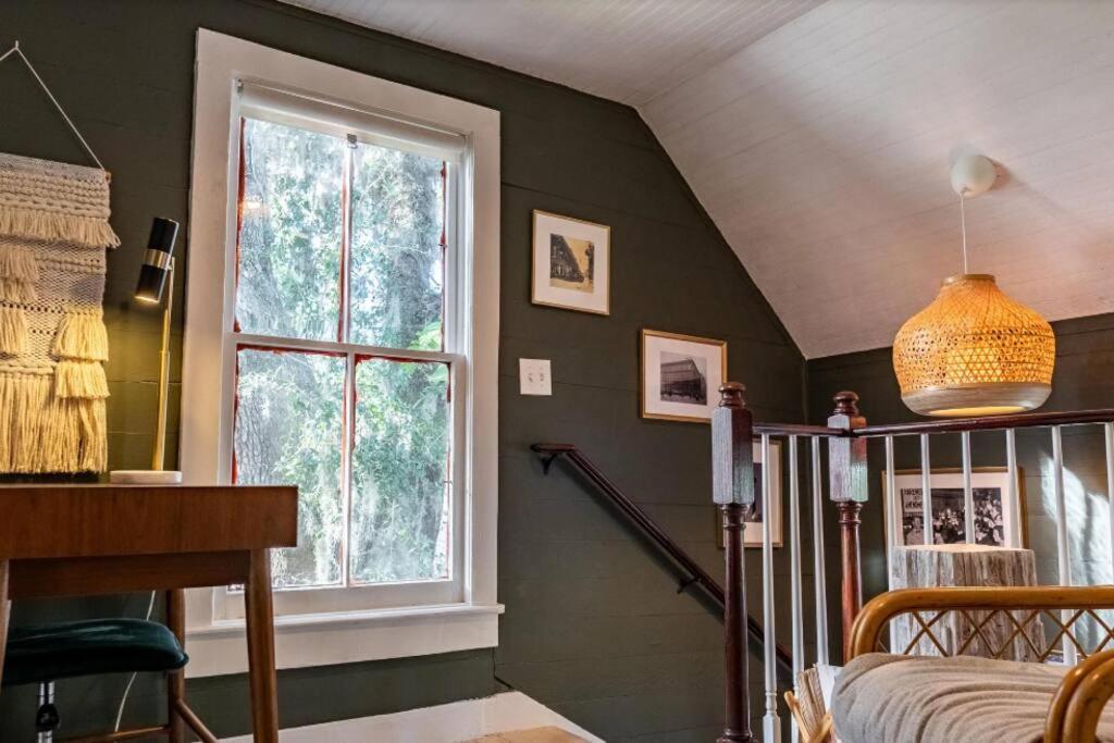 Private Luxury Close To Downtown *