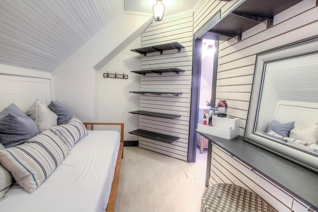 Private Luxury Close To Downtown *