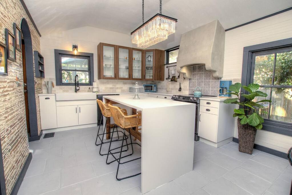 Private Luxury Close To Downtown Holiday home St. Augustine
