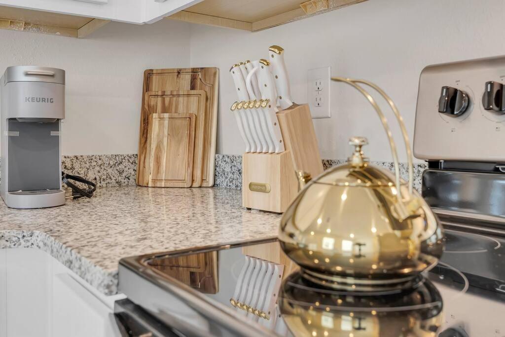 Oasis Sanctuary, Close To The Beach, Game Room, 3 Bd Apartment