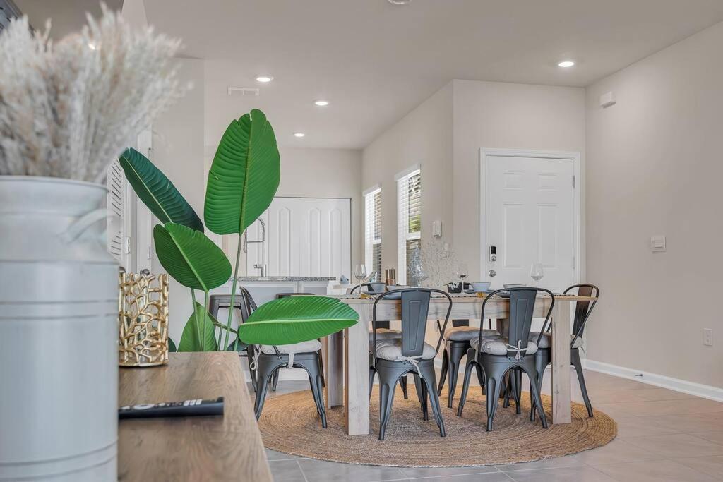 Oasis Sanctuary, Close To The Beach, Game Room, 3 Bd Apartment