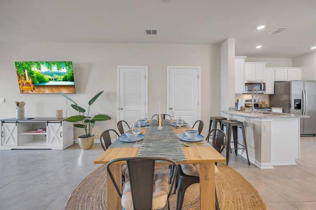 Oasis Sanctuary, Close To The Beach, Game Room, 3 Bd