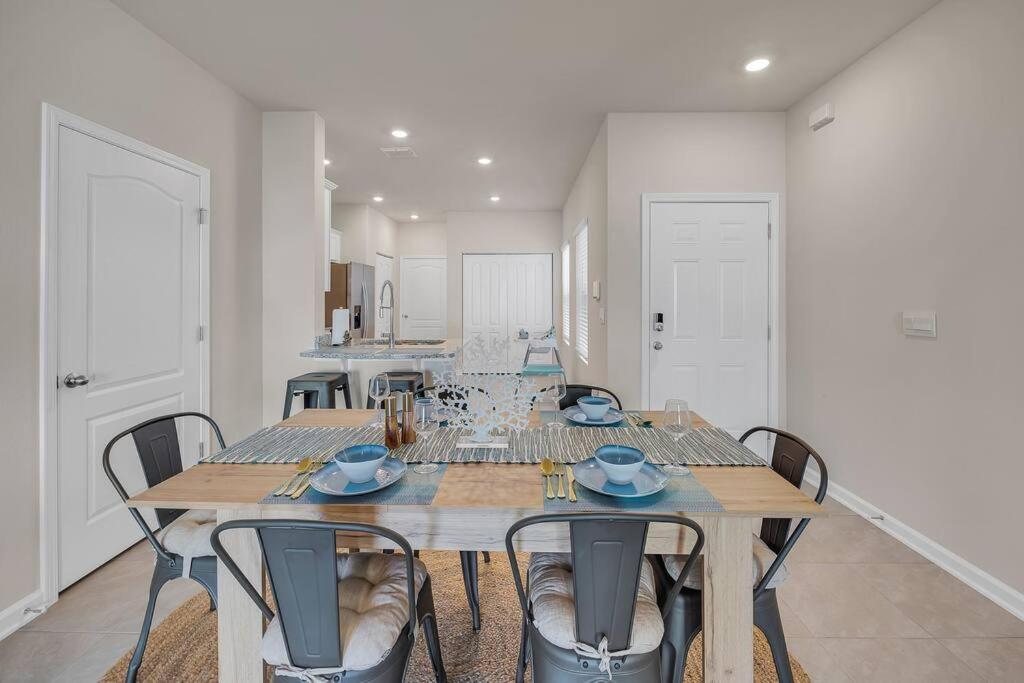 Apartment Oasis Sanctuary, Close To The Beach, Game Room, 3 Bd *