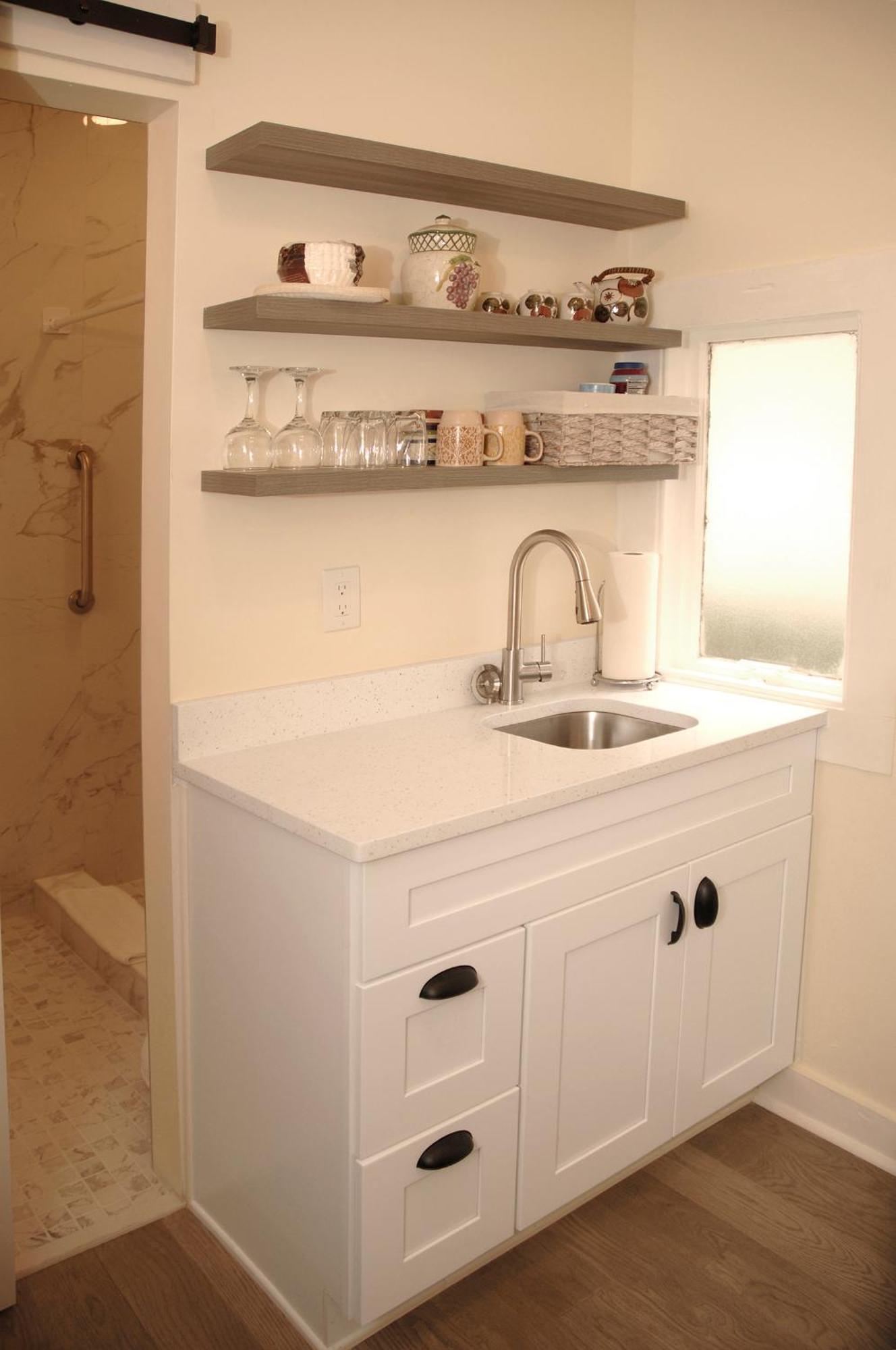 Quaint Historic Downtown Apartment