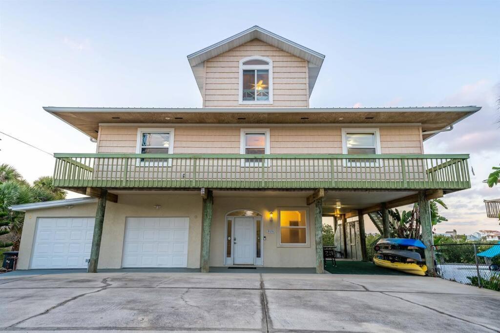 Dolphin Cove Waterfront With Dock Holiday home *