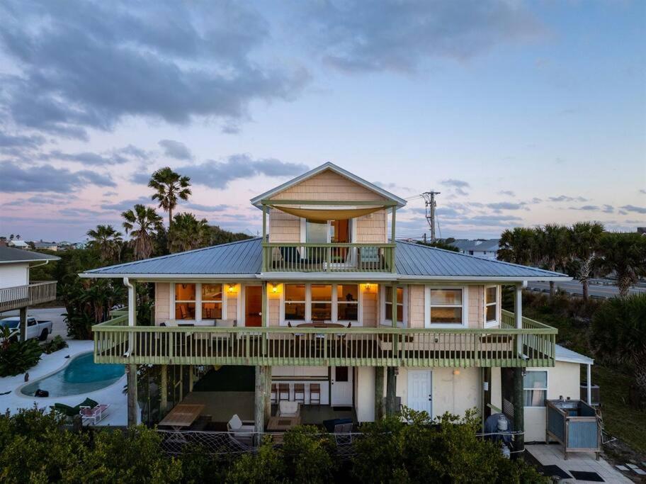 Dolphin Cove Waterfront With Dock Holiday home