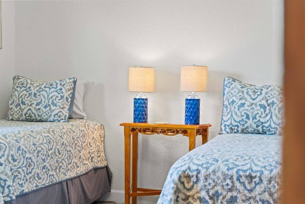 Holiday home Dolphin Cove Waterfront With Dock *