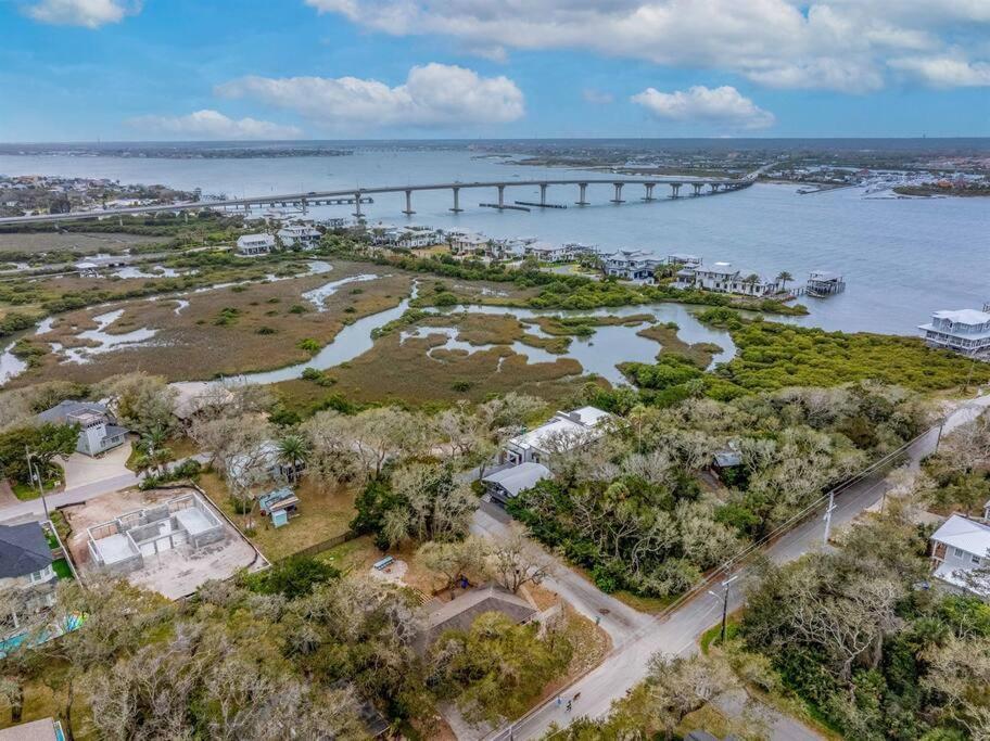 Holiday home Surfside House Walk2beach Pet Friendly Family St. Augustine