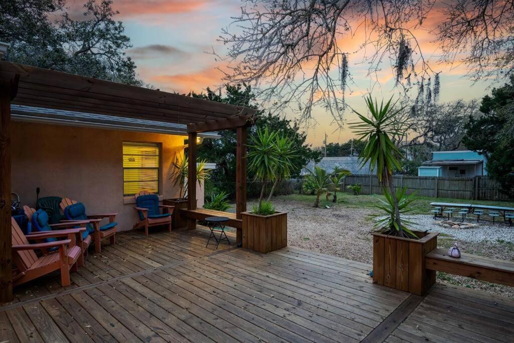 Surfside House Walk2beach Pet Friendly Family Holiday home *