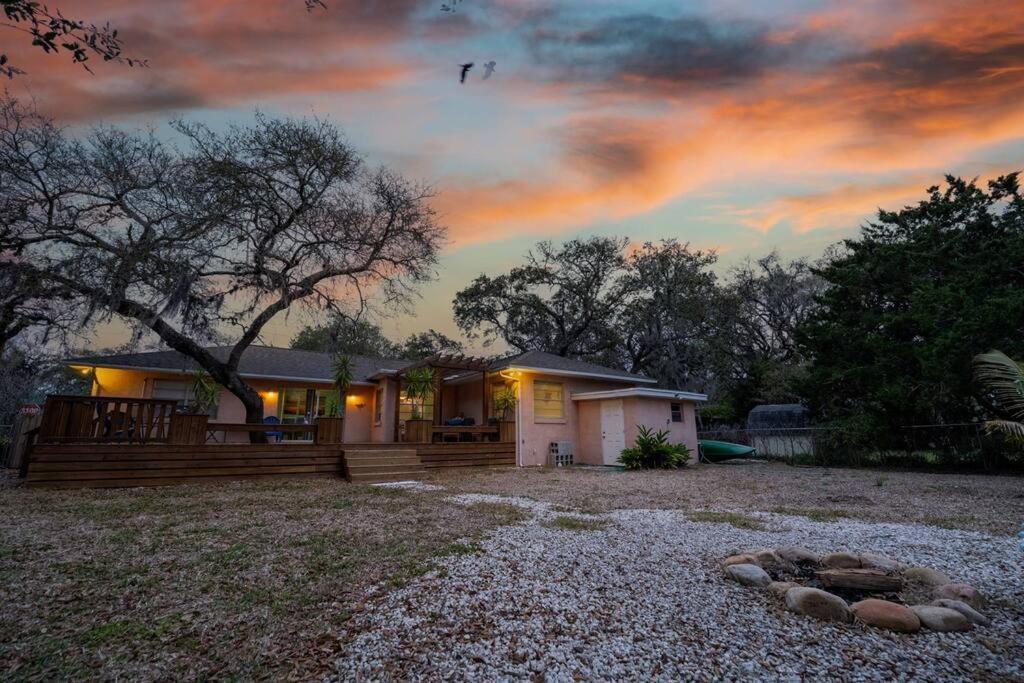 Surfside House Walk2beach Pet Friendly Family Holiday home St. Augustine