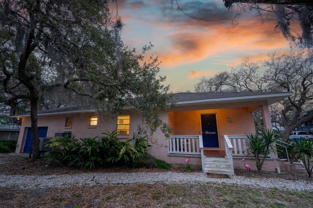 Holiday home Surfside House Walk2beach Pet Friendly Family *