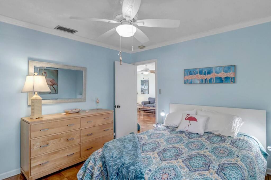 Surfside House Walk2beach Pet Friendly Family Holiday home