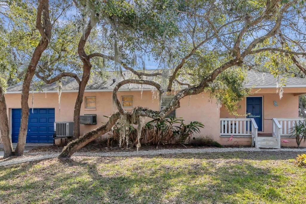 Surfside House Walk2beach Pet Friendly Family Holiday home St. Augustine