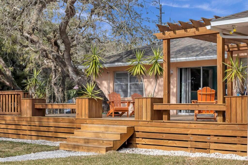 Surfside House Walk2beach Pet Friendly Family Holiday home *