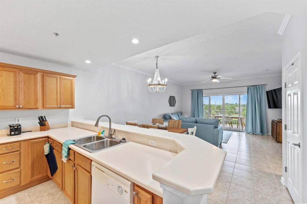 Beachfront Community Sunny Walk To Ocean Pool *